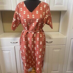 Lisa Bayne Orange V-Neck Short Sleeve Linen Dress Triangle Print Cuffed Sleeve